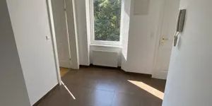 Ruhige, helle 2 Zimmer Wohnung mit Blick ins Grüne - Photo 3