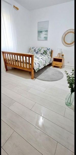 1 bedroom in a flat share to rent - Photo 1