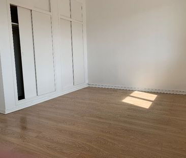 Location appartement Marseille 6ème (13006) - Photo 3