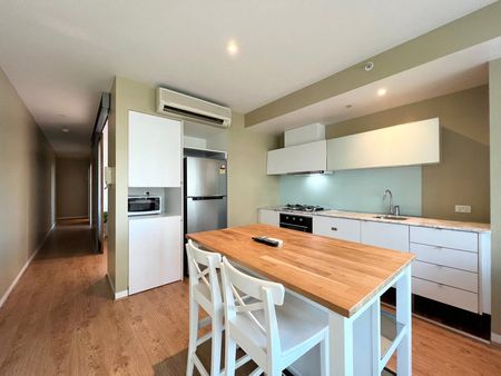 904/280 Spencer Street - Photo 3