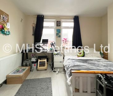 4 Bedroom Mid Terraced House for rent in Wrangthorn Place - Photo 2