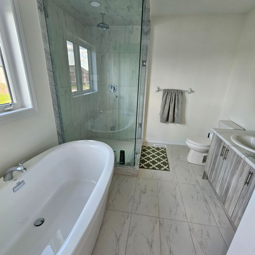 For Lease - 14 Tran Street, Wasaga Beach, Ontario - Photo 1