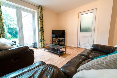 1 Green Dykes Lane - Photo 2