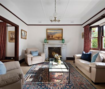 12 Hodgson Street, Kew VIC 3101 - House For Rent | Domain - Photo 3