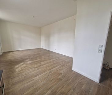 Location Appartement 2 pièces 56m² - Photo 2