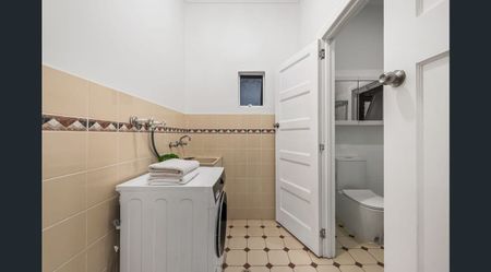 Stunning Renovated Bungalow in Prime Burnside Location - Photo 2