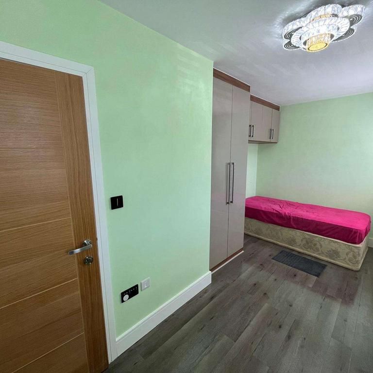 1 bedroom in a house share to rent - Photo 1