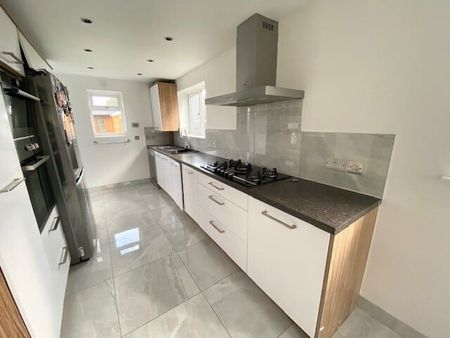 Angus Drive, Milton Keynes, Bletchley - Photo 5