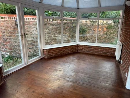 3 bedroom terraced house to rent - Photo 2