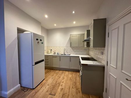 4 bedroom terraced house to rent - Photo 4