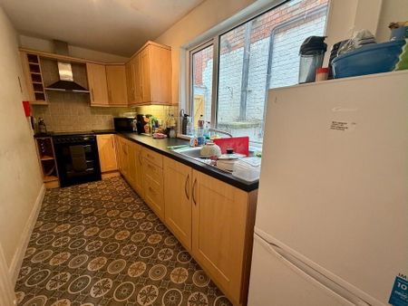 64 Sandhurst Gardens, Stranmillis, Belfast, BT9 5AX - Photo 4