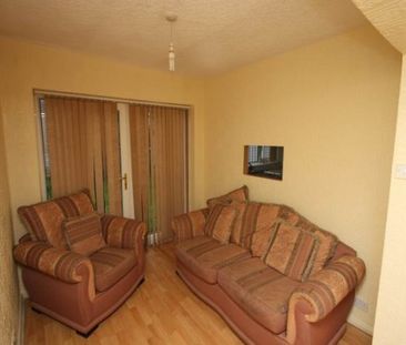 4 Bed - Stanmore Crescent, Burley, Leeds - Photo 2