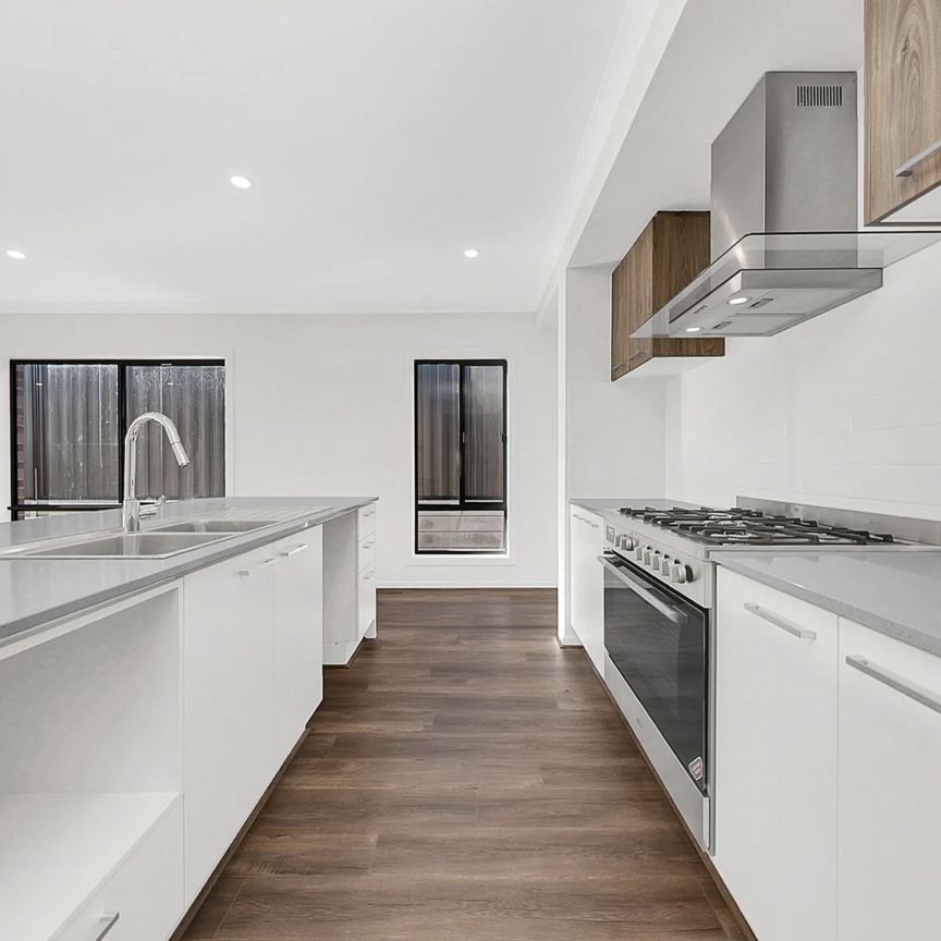 Brand New Family Home - Photo 1