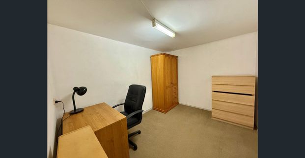 FULLY FUNISHED GRANNY FLAT- Rent Include Utilities bill - Photo 1