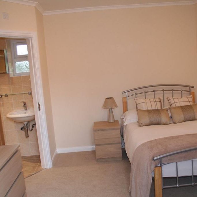 1 bedroom in a house share to rent - Photo 1