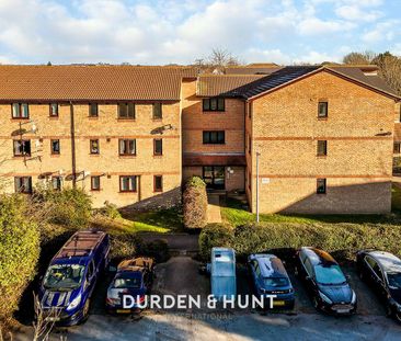 Steeple Close, Rochford - Photo 1
