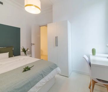 Calle de Santa Teresa, Madrid, Community of Madrid 28004 - Photo 6