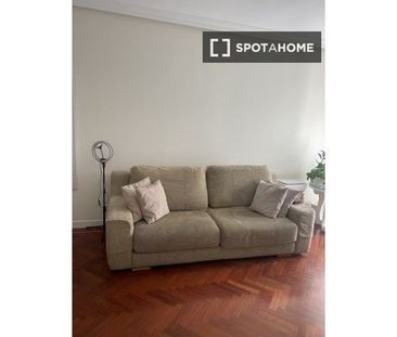 2 room luxury Flat for rent in Madrid, Spain - Photo 3