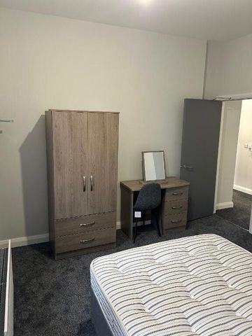 Unit 2, 7 Elmwood Avenue, Lisburn Road, Belfast, BT9 6AZ - Photo 4