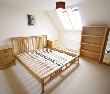 4 Bedroom House - Photo 6