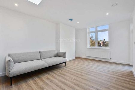 Solent Lodge, Green Lanes, Palmers Green, N13 - Photo 4