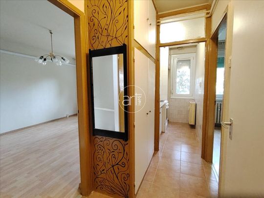 Kiadó jó állapotú panel lakás - Szeged - Fotó 1