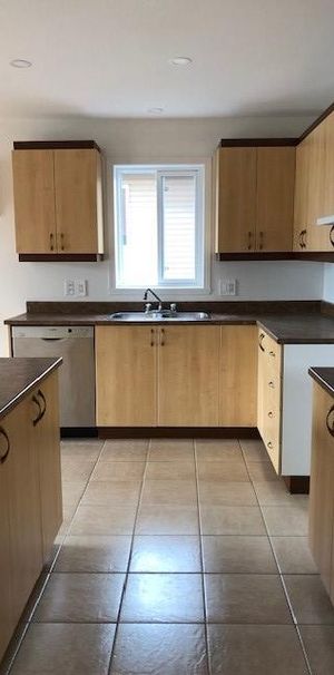 Beau et grand 4.5 de 1 200 p.c. pour 55 ans et plus - Photo 1