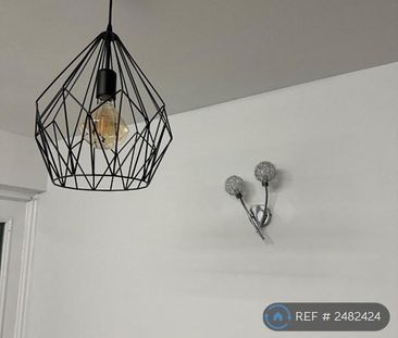 2 bedroom end of terrace house to rent - Photo 3