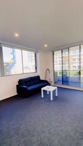 2 bed 2 baths - Photo 2