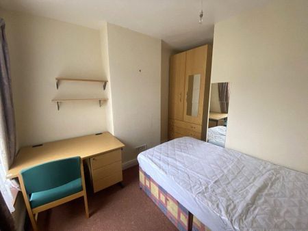 5 bedroom terraced house to rent - Photo 4