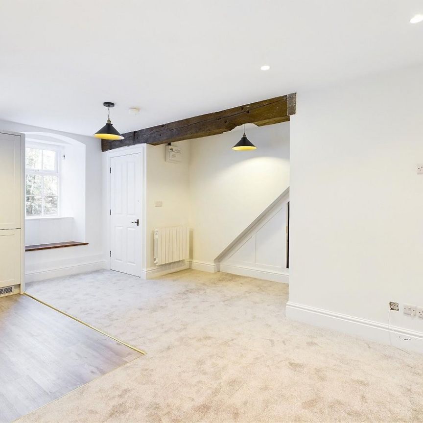 1 bedroom Flat To Let - Photo 1