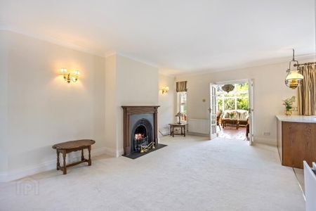 24A Lisburn Street, Royal Hillsborough, BT26 6AB - Photo 4