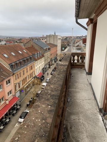 Location Appartement 4 pièces 85m² SARREGUEMINES 57200 - Photo 2