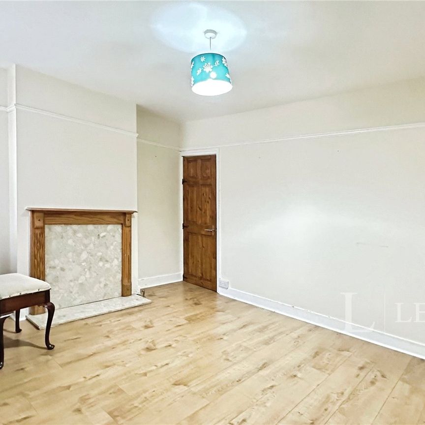 2 bedroom house to rent Ferndale Road, Luton, Bedfordshire, LU1 - Photo 1