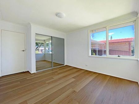 Recently Renovated&comma; Bright & Spacious 3 Bedroom Home - Photo 4