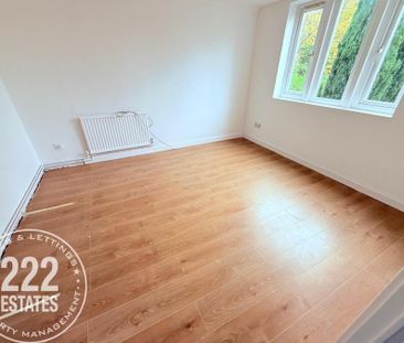 Redshank Lane - Warrington - WA3 - Photo 4