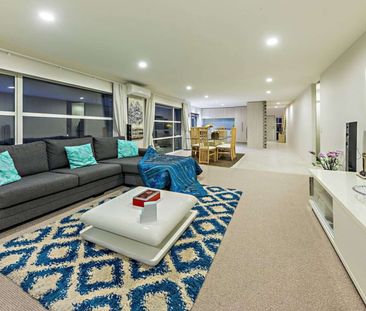 7 Mccathie Dr,, Flat Bush - Photo 1