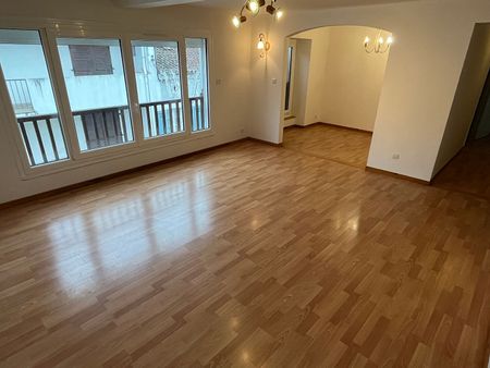 Location Appartement 3 pièces 73m² - Photo 2