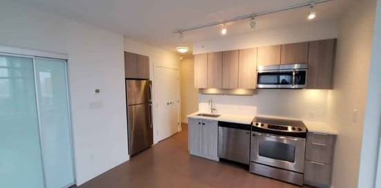 748ft2 - EVOLVE - 2 BED + DEN CORNER UNIT - High Floor with wrap aroun - Photo 2