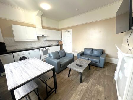 5 Bed Flat, Belvoir Road, BS6 - Photo 2