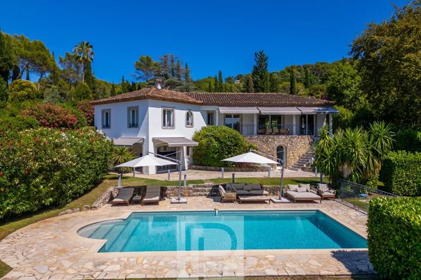 Location courte et longue durée - Villa familiale récente au calme absolu dans domaine privé avec piscine et tennis - Photo 1