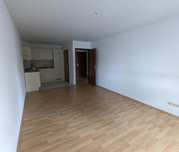 Charmante 2-Raum-Wohnung - frisch gestrichen & mit Einbauküche (EBK) - Photo 1