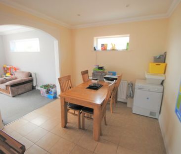 Bungalow, Kinson Road - Photo 3