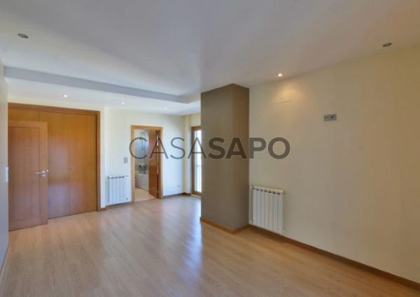 Apartamento T2 para alugar na Amadora