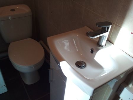 Studio Flat, Roman Terrace, LS8 - Photo 5