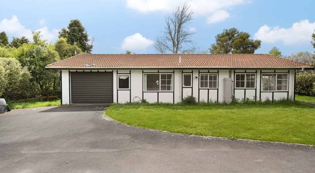 Charming 2-Bedroom Standalone Cottage - Photo 1