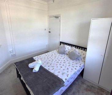 10 bedroom house share to rent - Photo 3