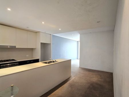 SPACIOUS & CONVENIENT TWO BEDROOMS APARTMENT + ONE STUDY ROOM - Photo 4