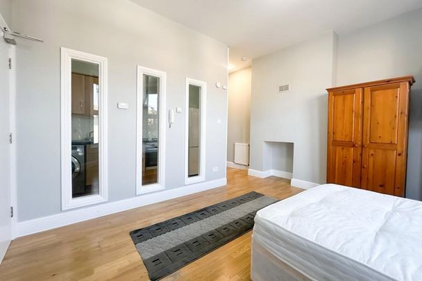 Studio to rent - Photo 1