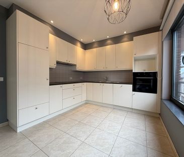 TE HUUR: Zéér ruim appartement in centrum Tielt. - Foto 3